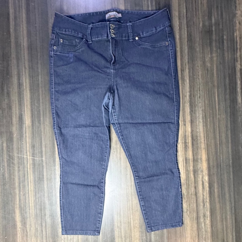 Torrid Feel The Fit Jeggings Super Stretch Cropped Dark‎ Wash Denim Size 18R